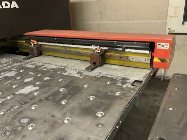 2002 amada europe 258 ponsmachine - afbeelding 20 van  22