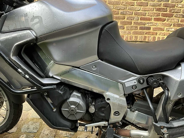 2002 aprilia etv1000 motorfiets - afbeelding 12 van  15