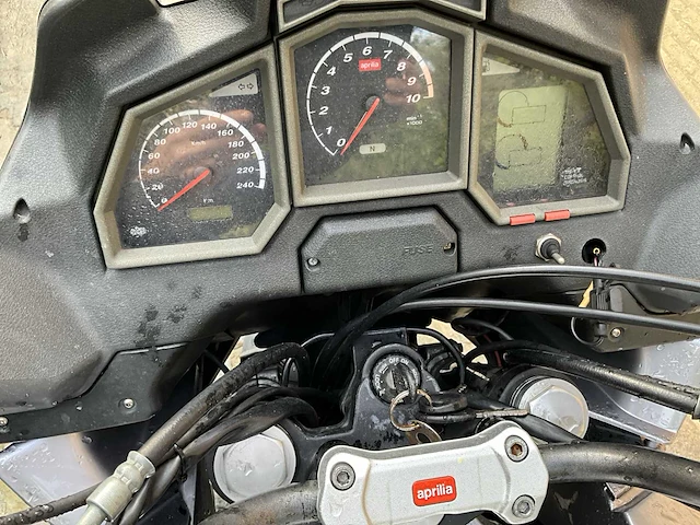 2002 aprilia etv1000 motorfiets - afbeelding 8 van  15