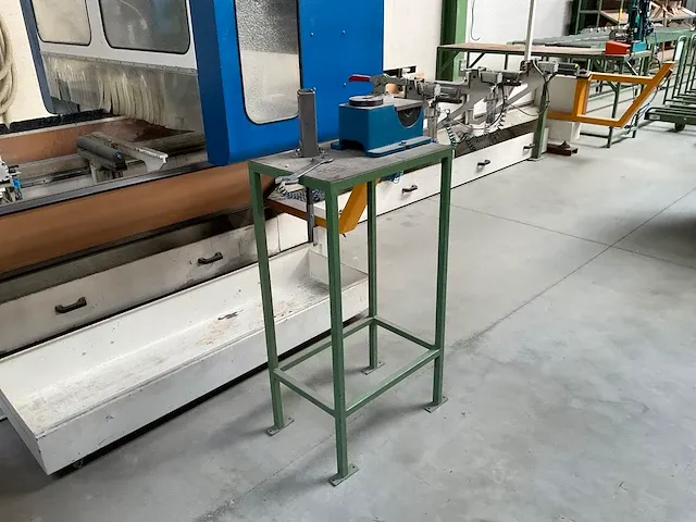 2002 mecal pioneer mc304 cnc bewerkingscentrum - afbeelding 4 van  12