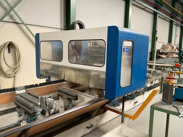 2002 mecal pioneer mc304 cnc bewerkingscentrum - afbeelding 5 van  12