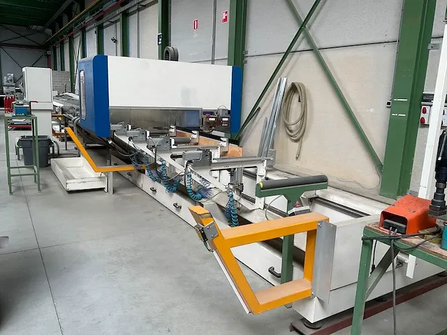 2002 mecal pioneer mc304 cnc bewerkingscentrum - afbeelding 6 van  12