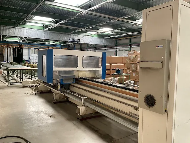 2002 mecal pioneer mc304 cnc bewerkingscentrum - afbeelding 10 van  12