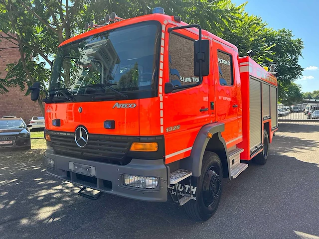 2002 mercedes-benz atego brandweerwagen - afbeelding 1 van  27