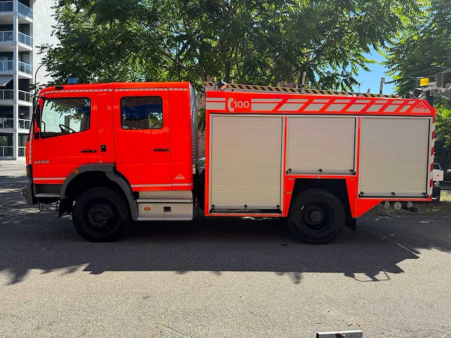 2002 mercedes-benz atego brandweerwagen - afbeelding 24 van  27