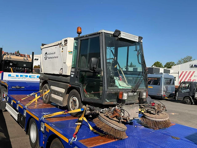 2002 nido swingo 225 schoonmaakwagen - afbeelding 1 van  45