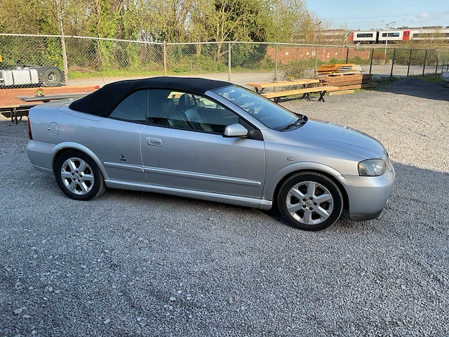 2002 opel astra - cabriolet - afbeelding 16 van  18