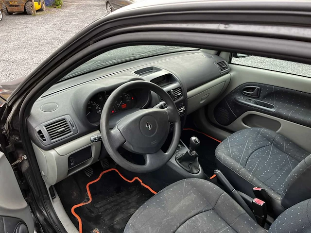 2002 renault clio - car 1.2 benzine - afbeelding 9 van  14
