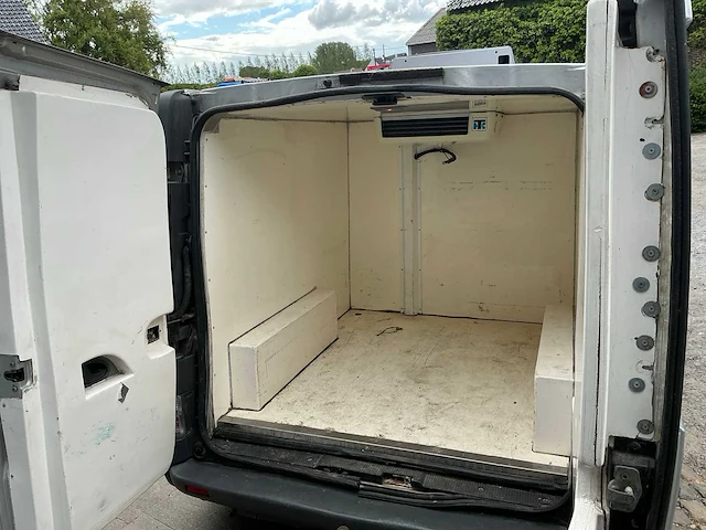 2002 renault trafic dci 100 bedrijfswagen koeltransport - afbeelding 11 van  23