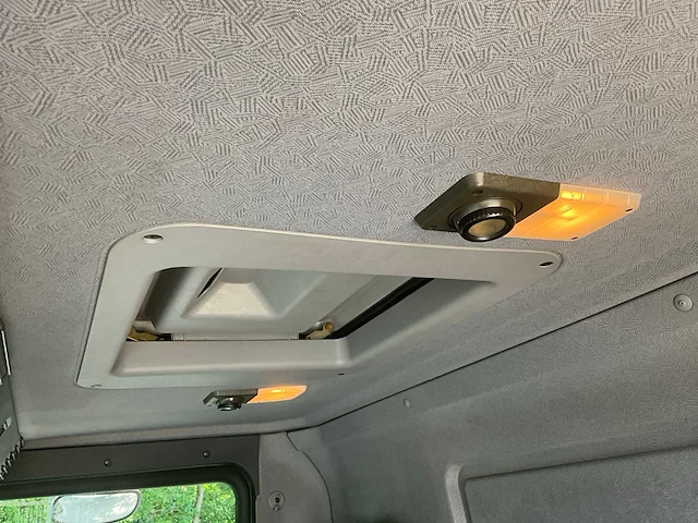 2002 scania 94d-260 automaat - afbeelding 38 van  61