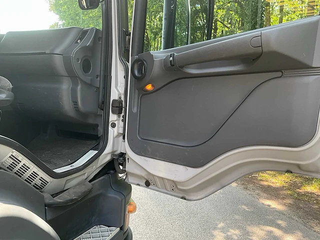 2002 scania 94d-260 automaat - afbeelding 45 van  61