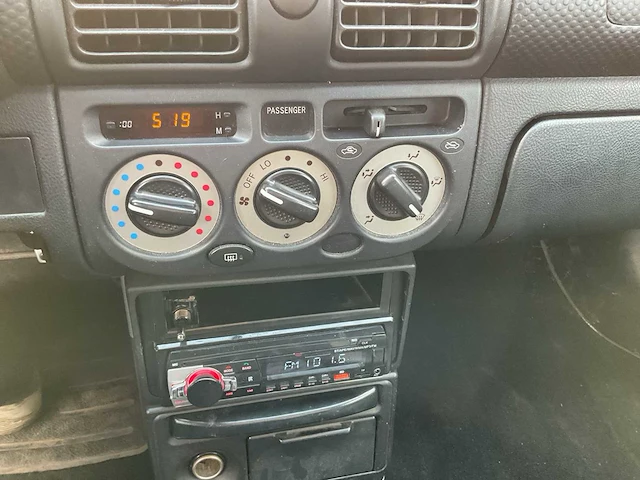 2002 toyota mr2 personenauto - afbeelding 9 van  22