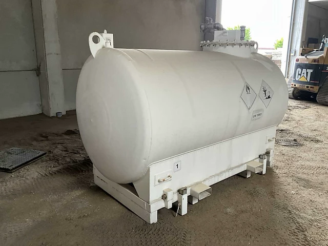 2003 ajk horizontale opslagtank 3.000l - afbeelding 8 van  13