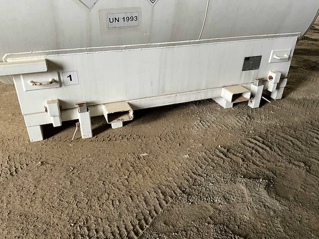 2003 ajk horizontale opslagtank 3.000l - afbeelding 9 van  13
