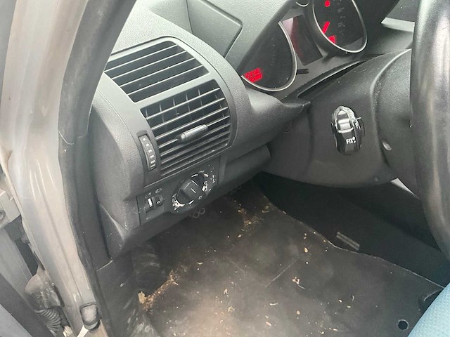 2003 audi a2 - afbeelding 18 van  34