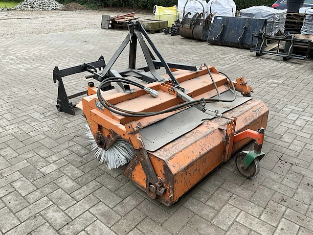 2003 bemo straatveegmachine incl. adapter wiellader - afbeelding 13 van  16