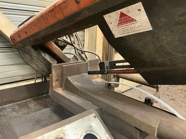 2003 bergamo 300 sav verticale bandzaagmachine - afbeelding 5 van  8