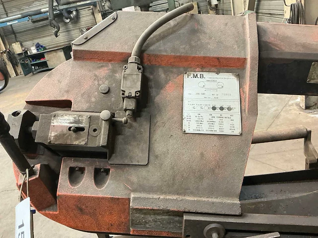 2003 bergamo 300 sav verticale bandzaagmachine - afbeelding 6 van  8
