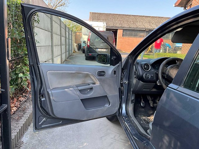 2003 ford festa personenauto - afbeelding 10 van  41