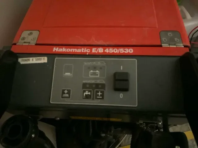 2003 hakomatic e/b 450/530 schrob- veegmachine - afbeelding 2 van  2