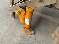 2003 hydraulic jack krik