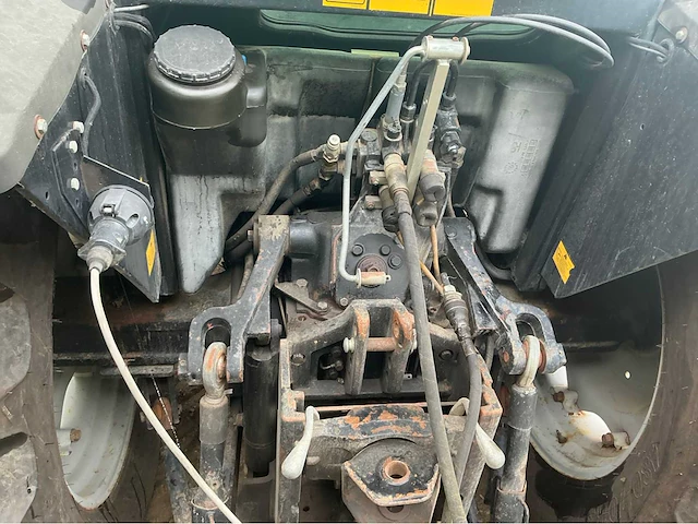 2003 massey ferguson 6245 vierwielaangedreven landbouwtractor - afbeelding 5 van  17