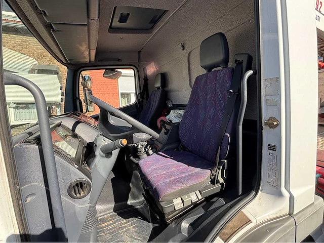 2003 mercedes-benz 970023 pick-up truck met dakkraan - afbeelding 16 van  59