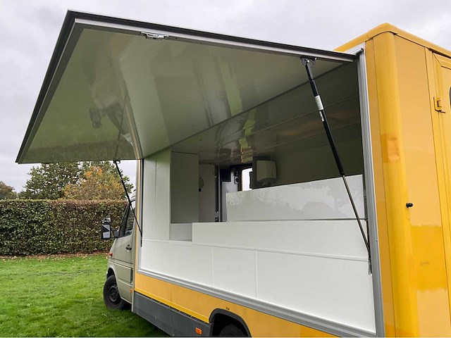 2003 mercedes sprinter foodtruck - recent ingericht - automaat - afbeelding 23 van  76