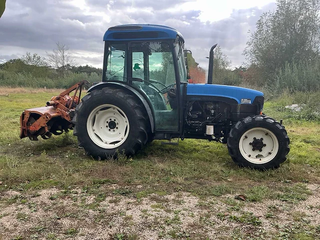 2003 new holland tn70f smalspoor- en compacttractor - afbeelding 18 van  23