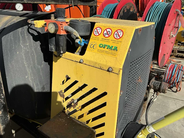 2003 ofma getrokken snoeicompressor - afbeelding 9 van  12