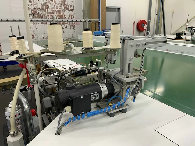 2003 pfaff 3534 melq gordijn naaimachine met transportband - afbeelding 6 van  7