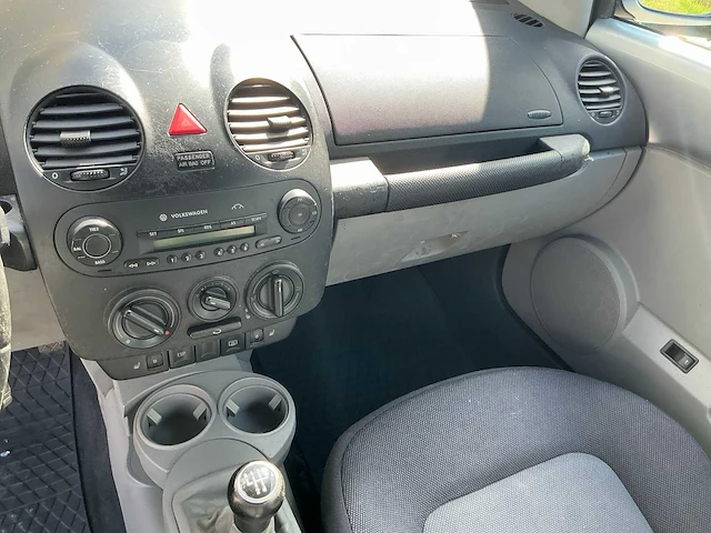 2003 volkswagen new beetle cabrio - afbeelding 22 van  34