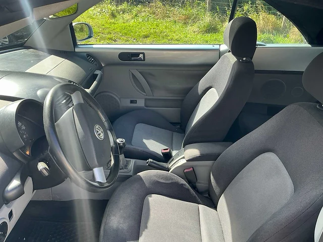 2003 volkswagen new beetle cabrio - afbeelding 28 van  34