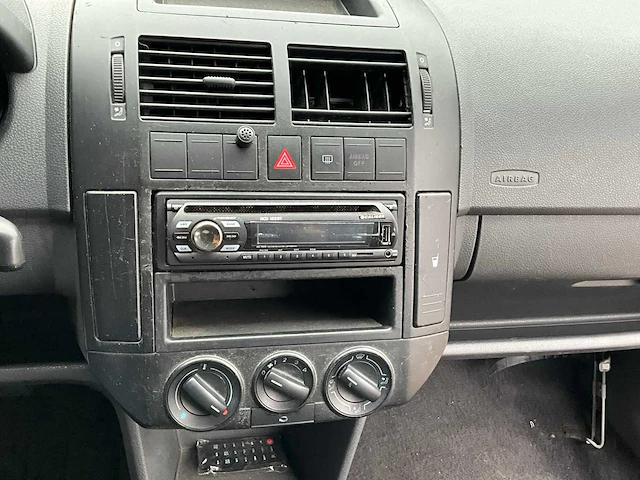 2003 volkswagen polo 1.2 benzine - afbeelding 16 van  34