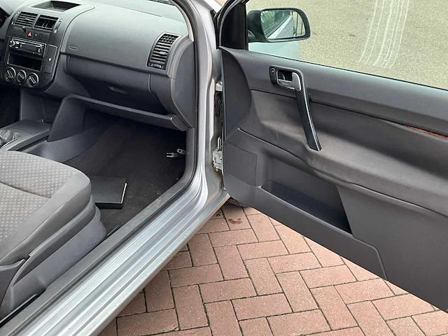2003 volkswagen polo 1.2 benzine - afbeelding 17 van  34