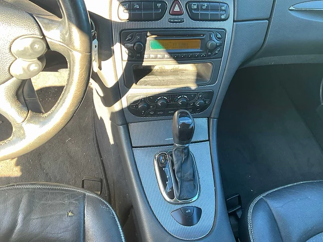 2004 - mercedes-benz clk200 - personenauto - afbeelding 18 van  32