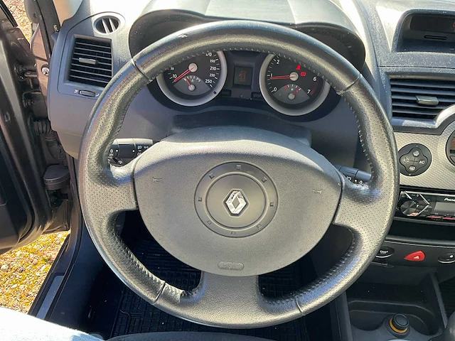 2004 - renault megane - personenauto - afbeelding 17 van  31