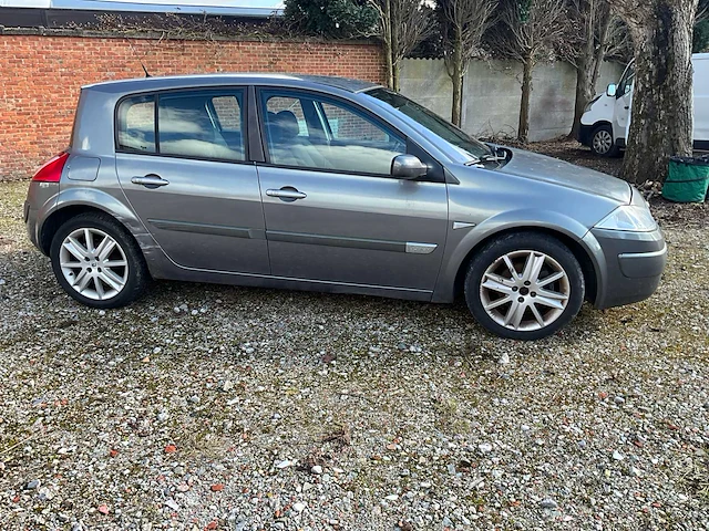 2004 - renault megane - personenauto - afbeelding 26 van  31