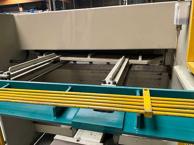 2004 arienti 1250 x 2.5 c.m. plaatschaarmachine - afbeelding 10 van  19