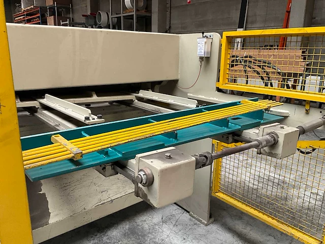 2004 arienti 1250 x 2.5 c.m. plaatschaarmachine - afbeelding 11 van  19