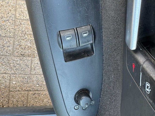 2004 audi a4 avant stationwagen - 1.9tdi - trekhaak - afbeelding 16 van  17