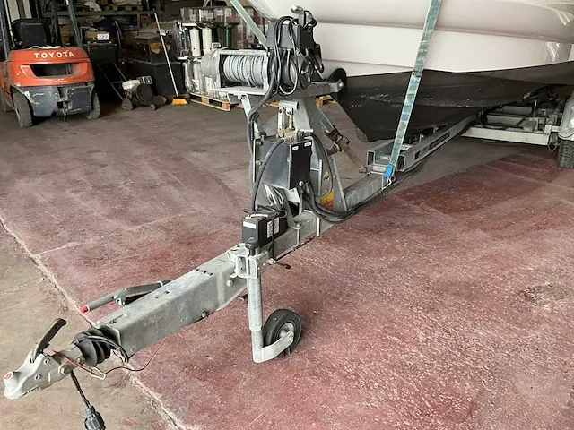 2004 crownline 250 cr speedboot op trailer - afbeelding 28 van  42