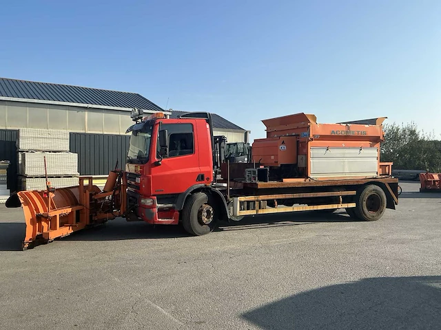 2004 daf 75.360 vrachtwagen met sneeuwruimer en zoutstrooier - afbeelding 12 van  37