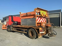 2004 daf 75.360 vrachtwagen met sneeuwruimer en zoutstrooier - afbeelding 23 van  37