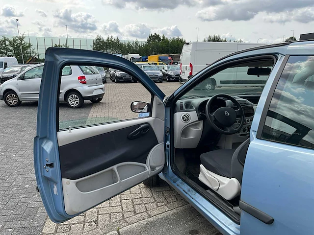 2004 fiat punto personenauto - afbeelding 11 van  39