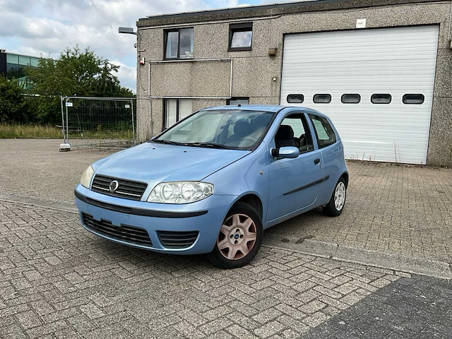 2004 fiat punto personenauto - afbeelding 1 van  39