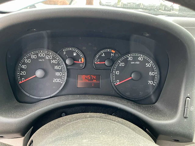 2004 fiat punto personenauto - afbeelding 14 van  39