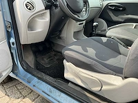 2004 fiat punto personenauto - afbeelding 17 van  39