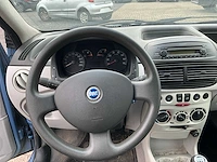 2004 fiat punto personenauto - afbeelding 18 van  39