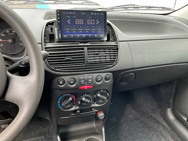 2004 fiat punto personenauto - afbeelding 6 van  34